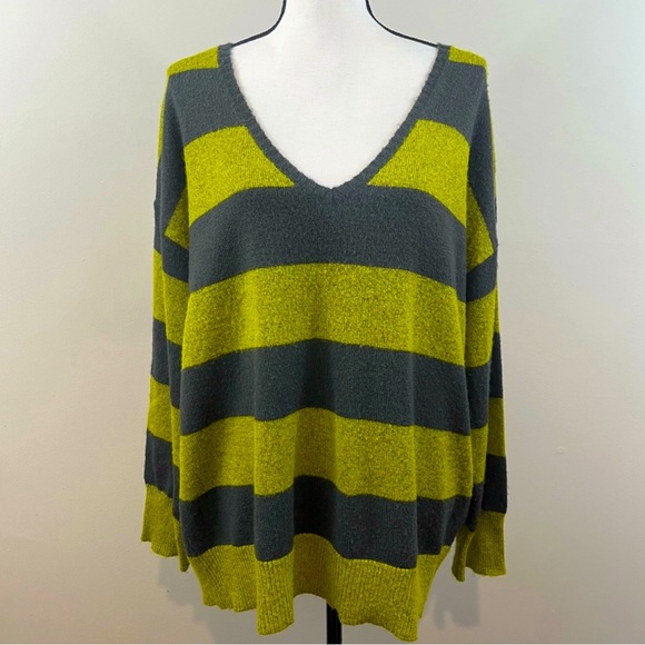 ⭐️ BDG ⭐️VINTAGE OVERSIZED KNIT RELAXED FIT V-NECK PULLOVER SWEATER SIZE XS/S - Picture 2 of 11
